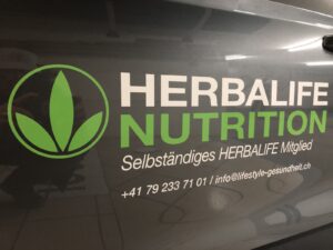 Read more about the article HERBALIFE NUTRITION | eine gesunde Autobeschriftung