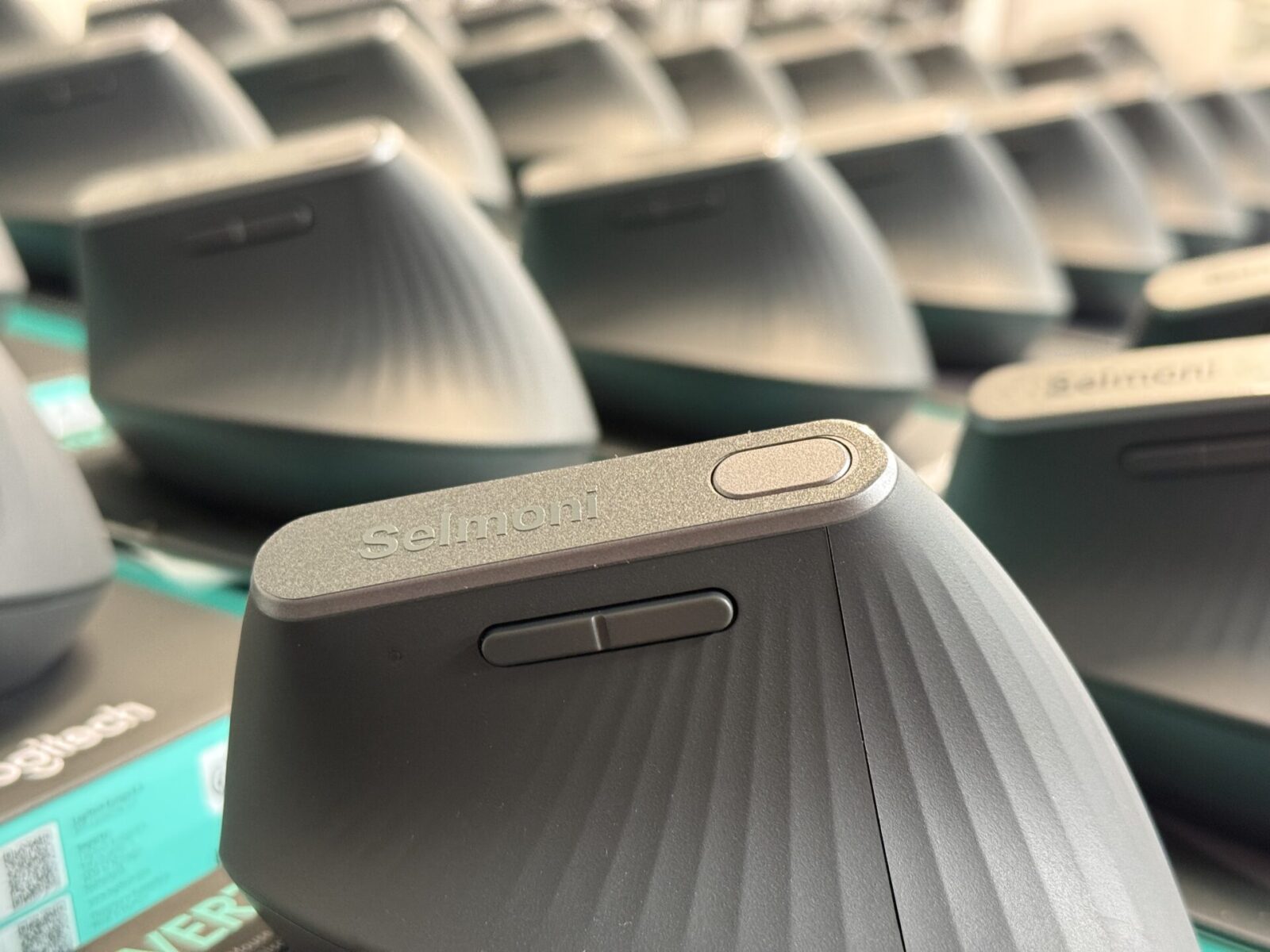 Selmoni Beschriftung: Logitech Maus
40 Mäuse bei uns zu Hause